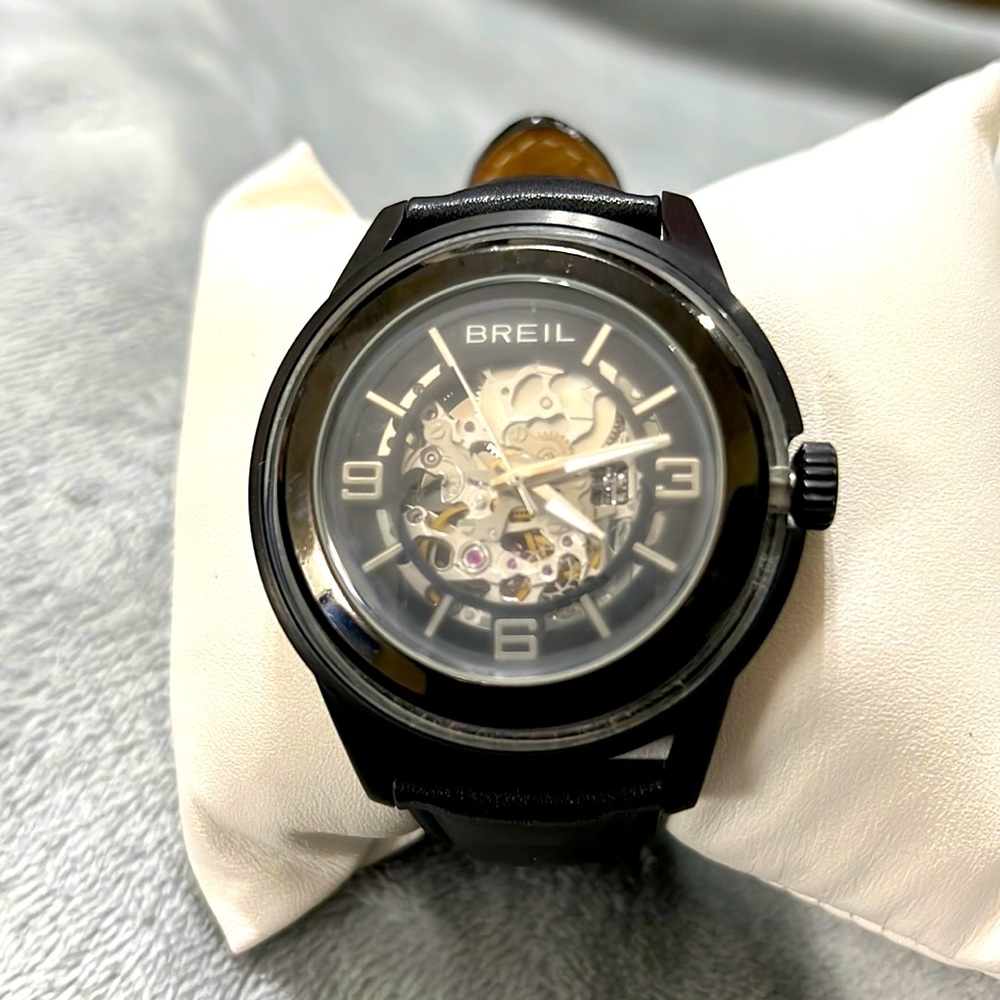 Breil self wind leather band watch:stolen